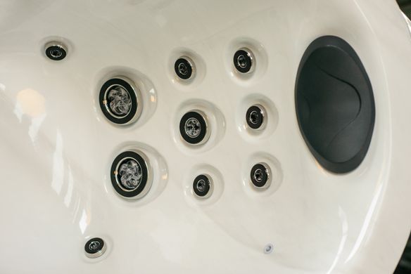 SPA бассейн Superior Spas Aquasolus Lugano (Sterling Silver) (Англия), 230&times;230&times;95 см